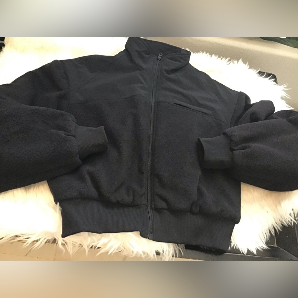 Alo Polar Fleece Cropped Wintry Mix jacket. Size L. Black - Picture 7 of 12